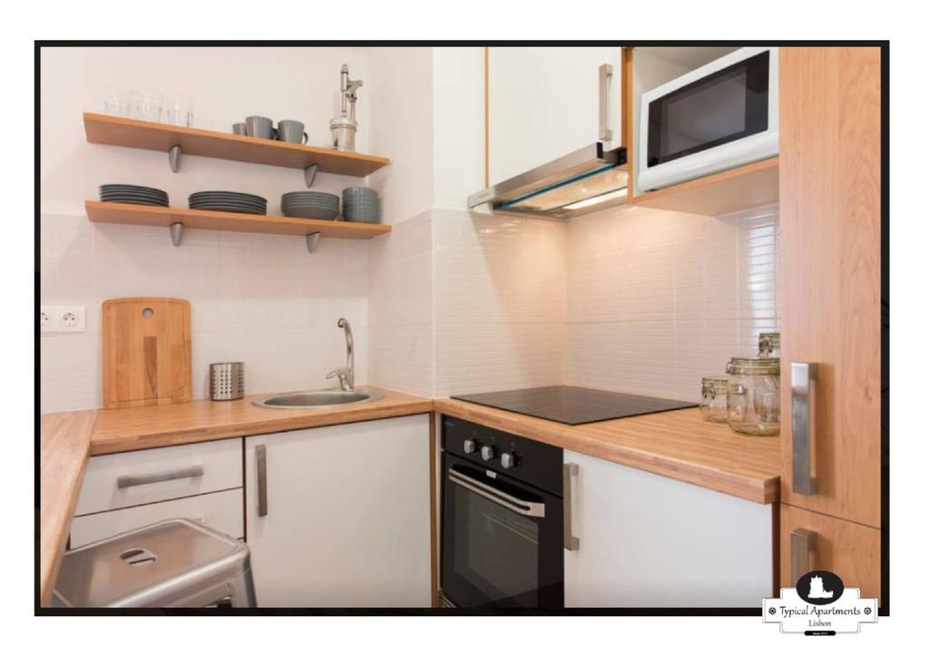 Canto Do 28, Typical Apartment Lisbona Esterno foto